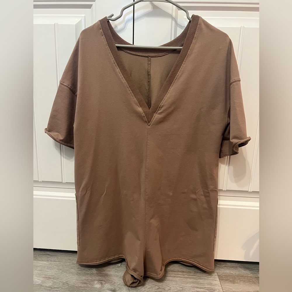 Amazon Brown Short Sleeve Jumpsuit
